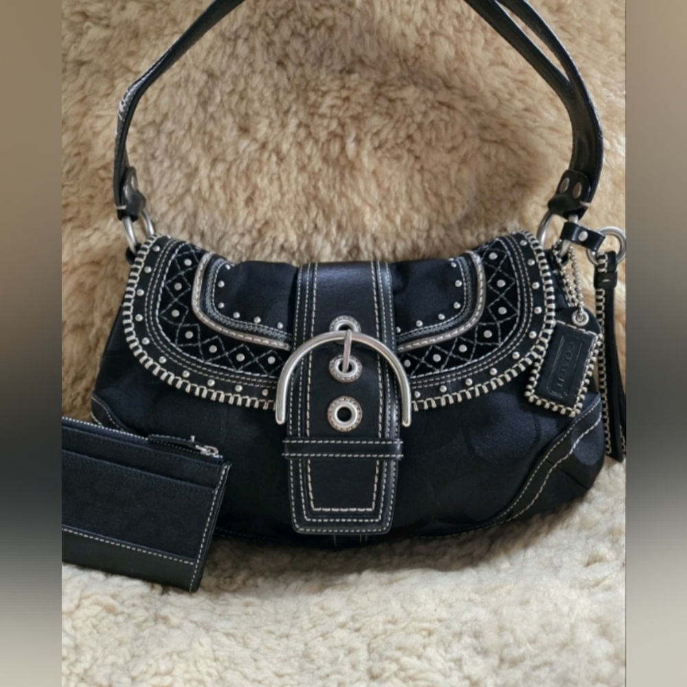 Rare COACH Soho Studded  Hobo Black Archive 10484 Leather W/ Coin Pouch